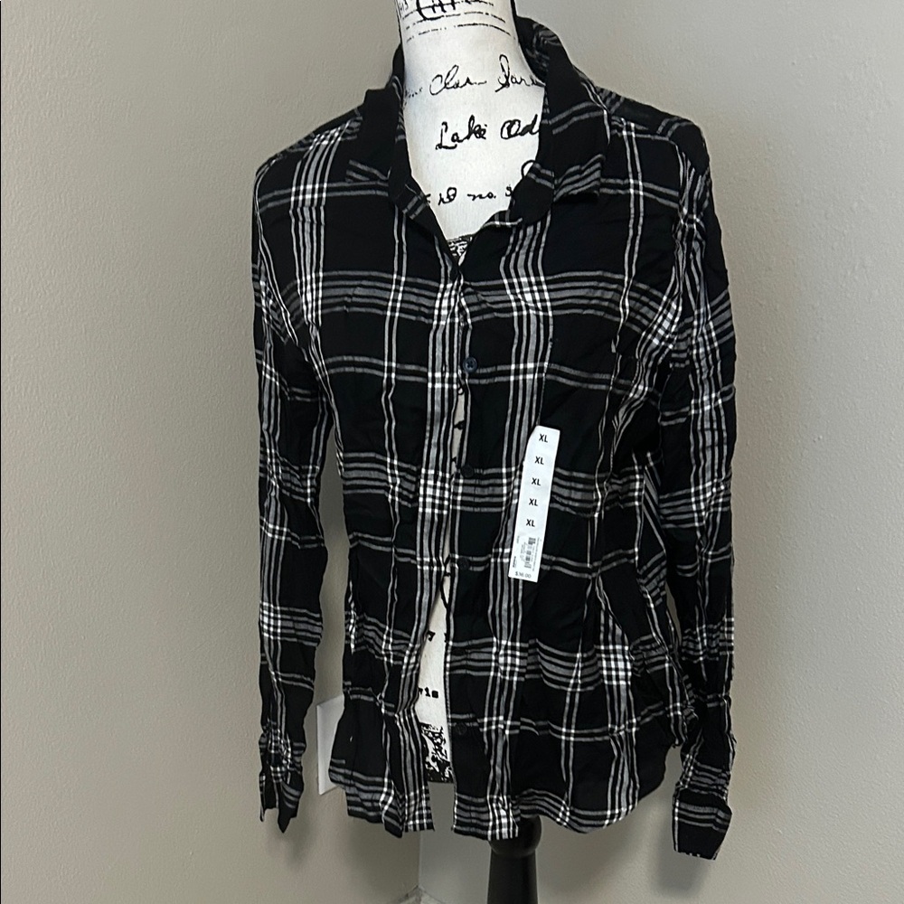 SO Black and White Plaid Long Sleeve Top
